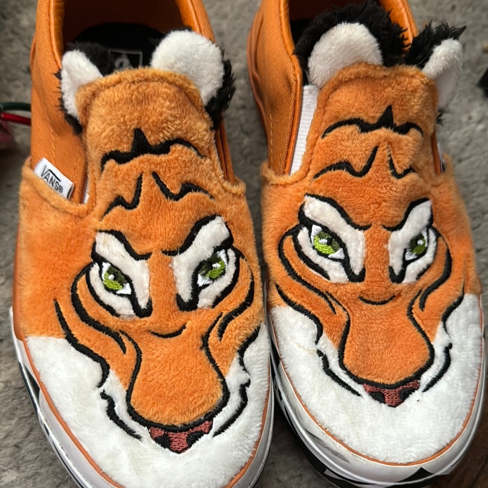 Vans Tiger Face Plush Slip-Ons